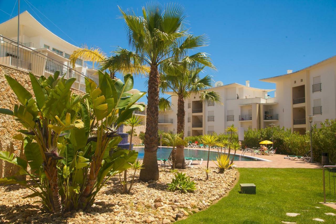 Modern Ocean, Garden & Pool View Condo By Becherish البوفيرا المظهر الخارجي الصورة