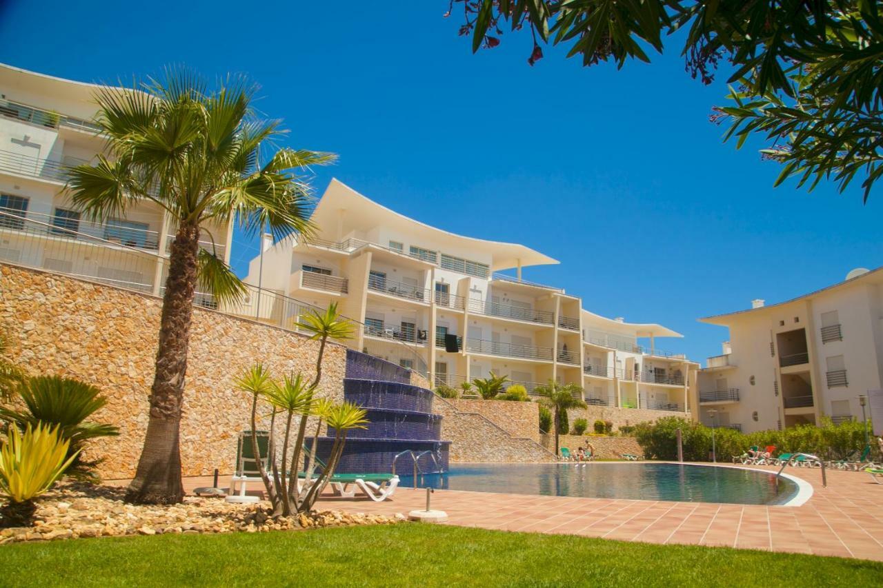 Modern Ocean, Garden & Pool View Condo By Becherish البوفيرا المظهر الخارجي الصورة